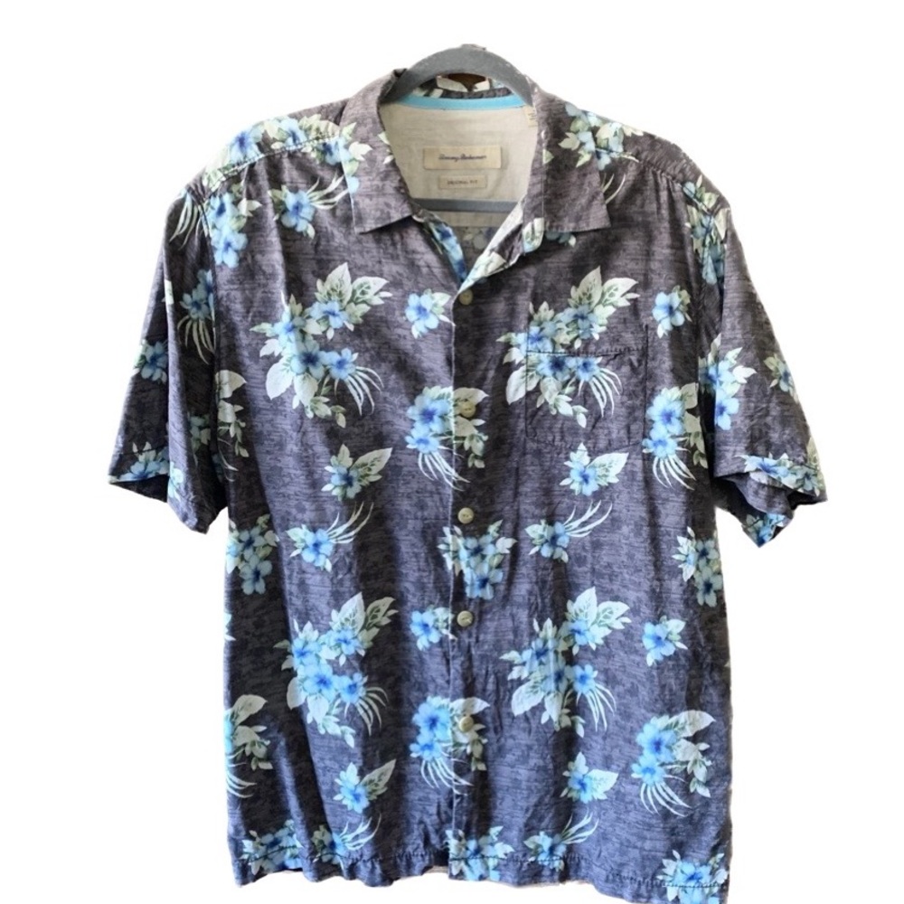 Tommy Bahama Original Fit Tropical
Flowers Print Camp Shirt Size L